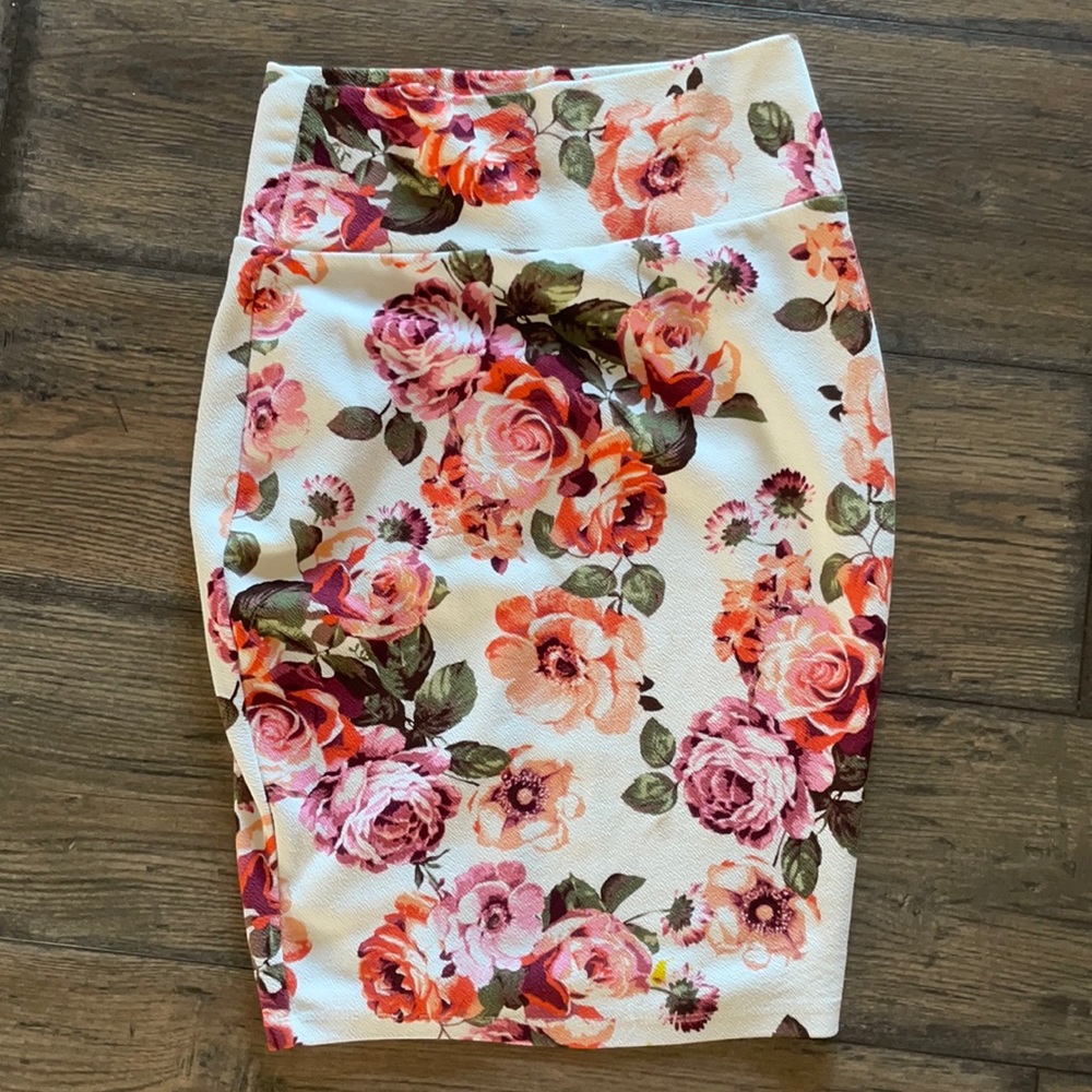 Silhouette Floral Pencil Skirt